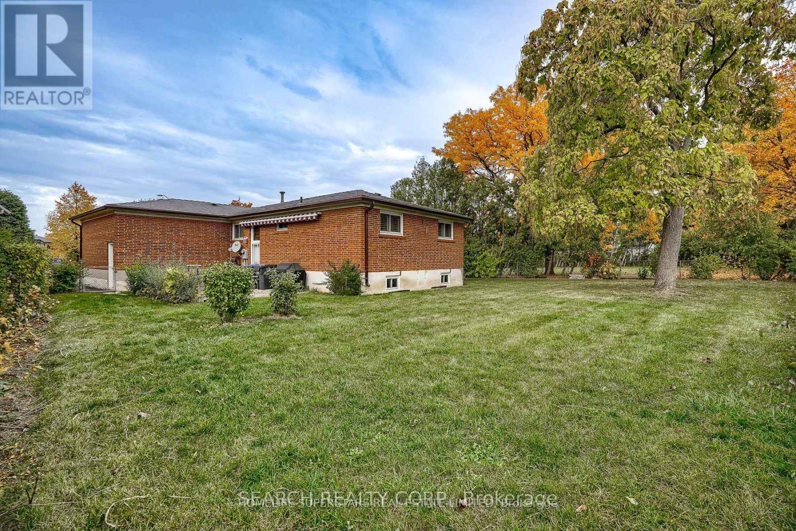 3766 Bayswater Crescent, Mississauga, Ontario L4T 2G5 - Photo 12 - W12607976