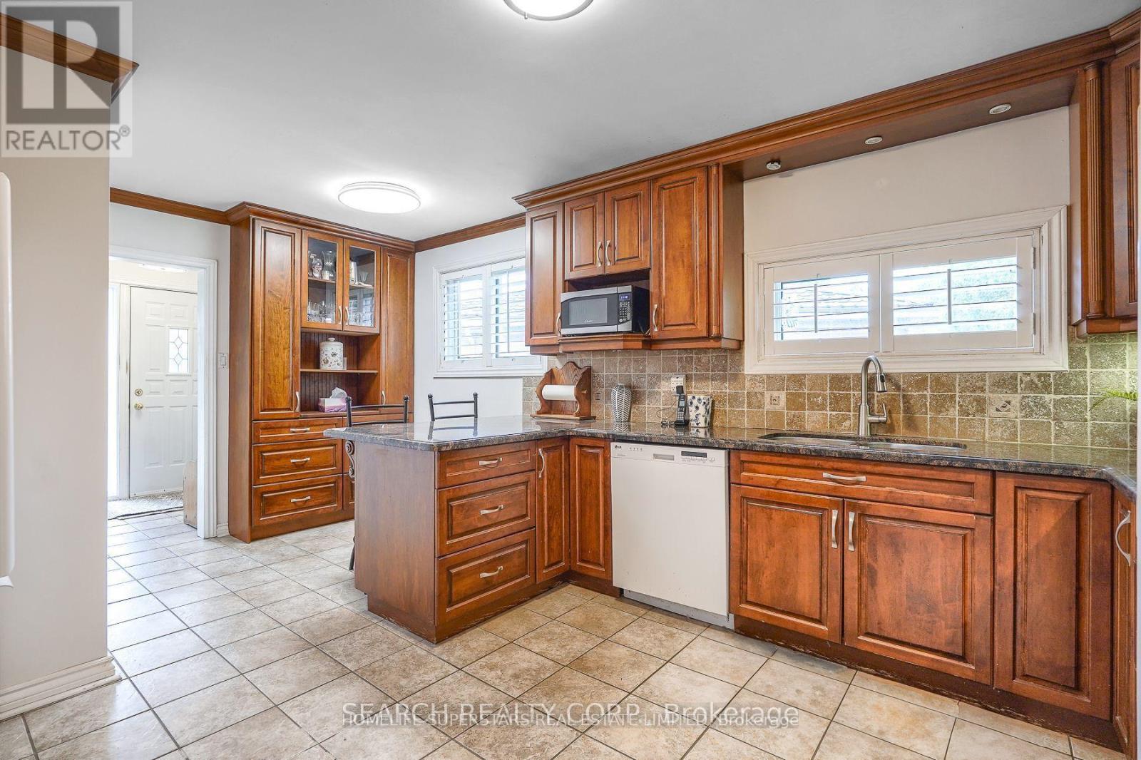 3766 Bayswater Crescent, Mississauga, Ontario L4T 2G5 - Photo 6 - W12607976