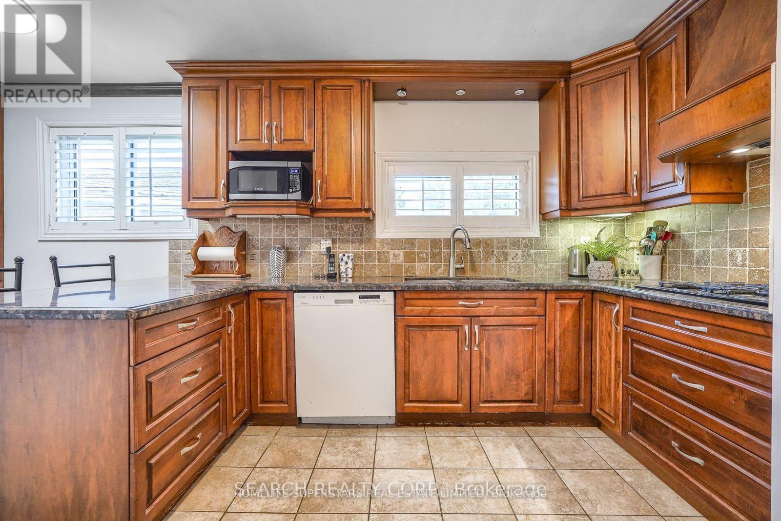 3766 Bayswater Crescent, Mississauga, Ontario L4T 2G5 - Photo 7 - W12607976