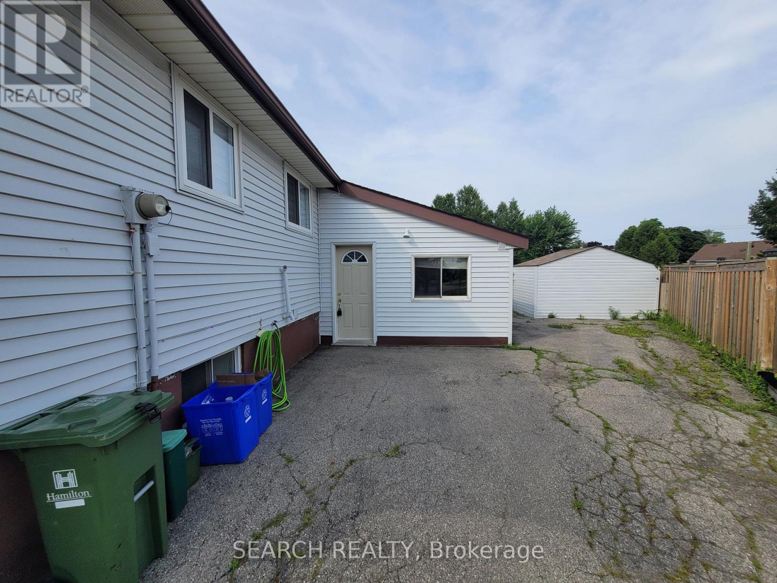 2 - 75 Edwina Court, Hamilton, Ontario L8V 4M2 - Photo 2 - X12607966