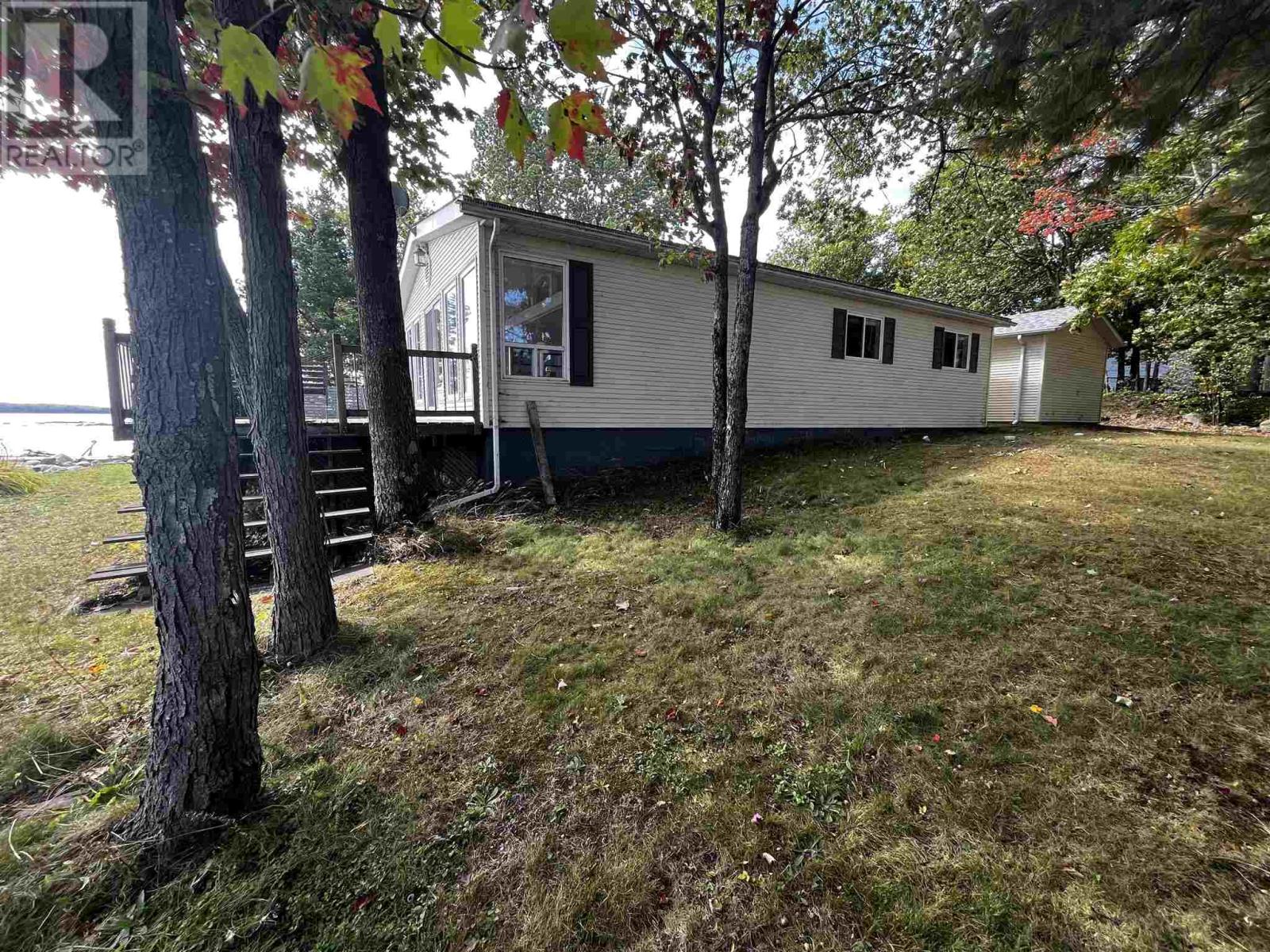 647b Lakeshore Dr, Tarbutt, Ontario P0R 1E0 - Photo 7 - SM252715