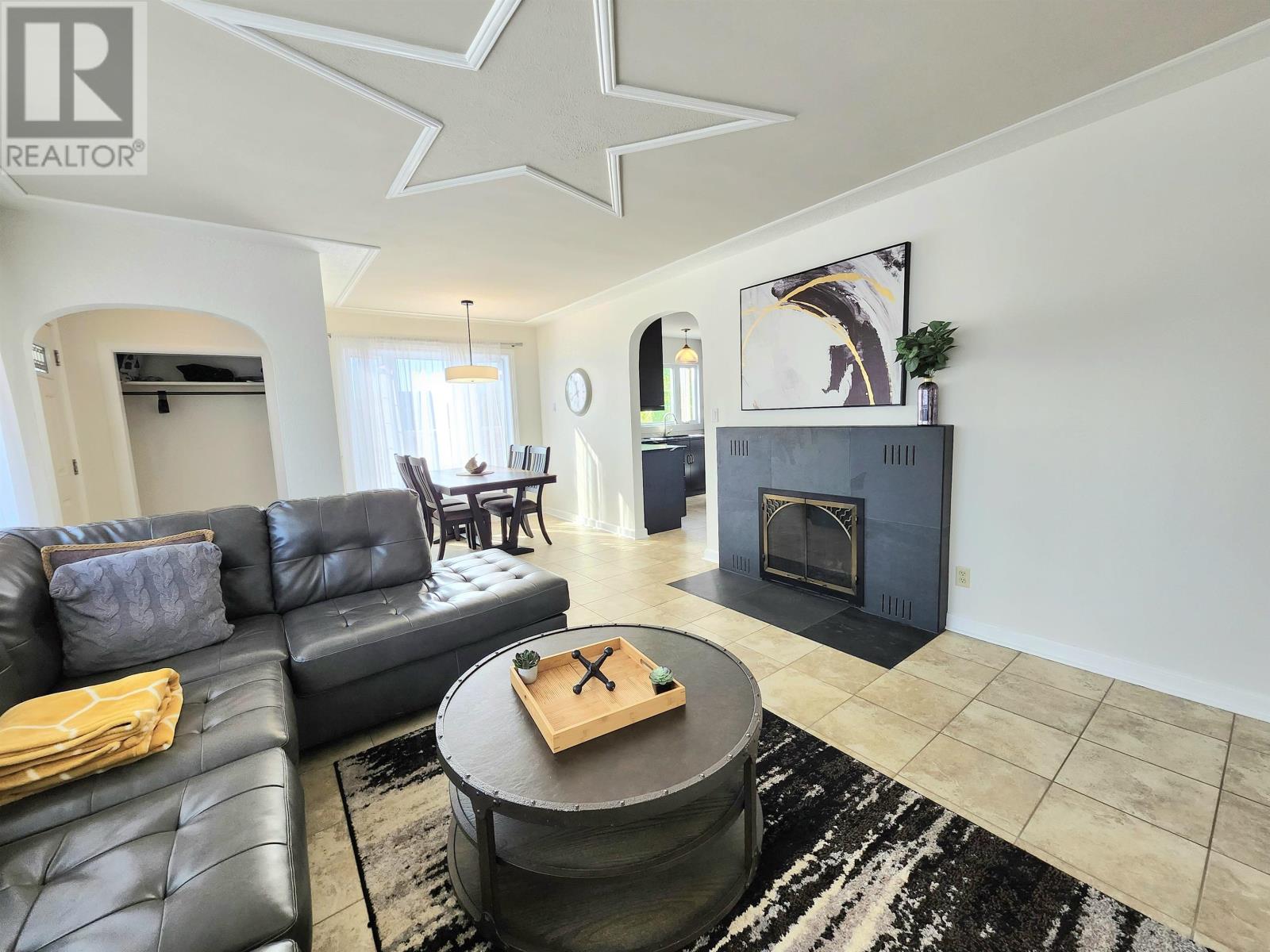 214 Sixth Ave, Kenora, Ontario P9N 2C1 - Photo 7 - TB253012