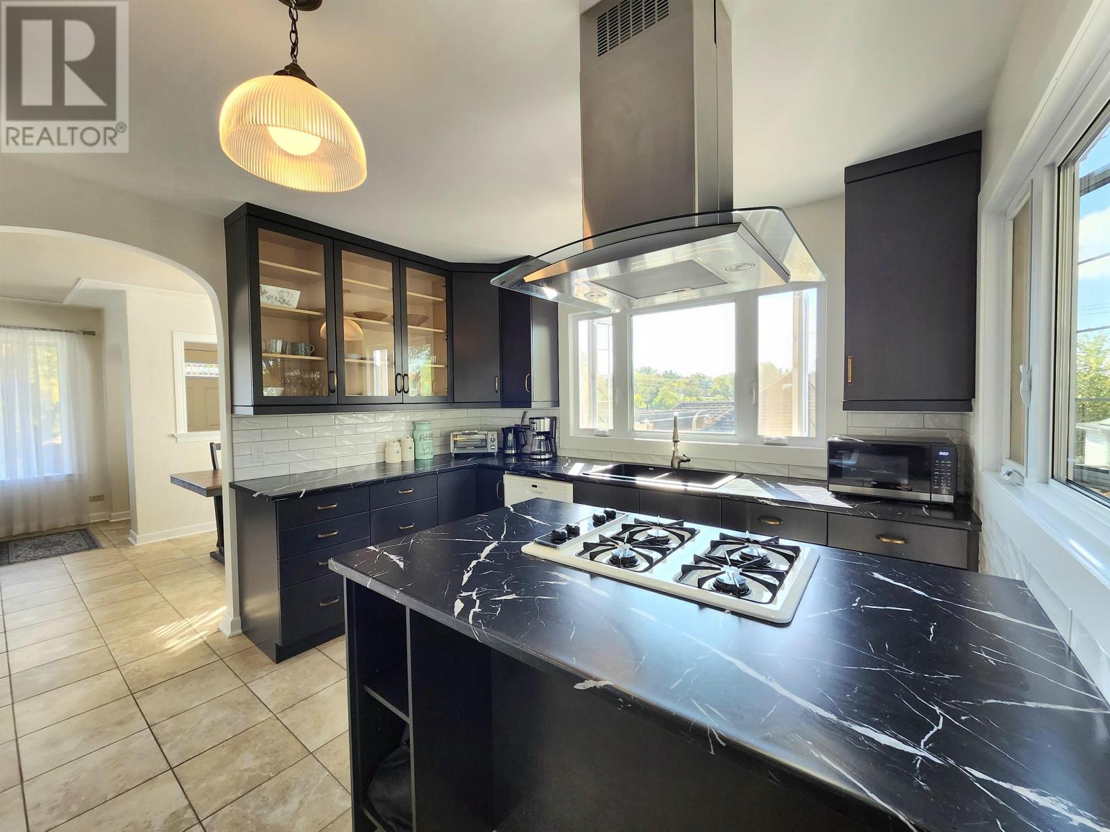 214 Sixth Ave, Kenora, Ontario P9N 2C1 - Photo 9 - TB253012