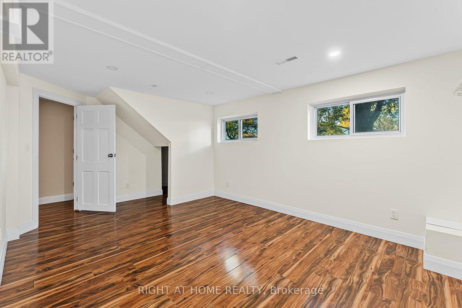 Lower - 6874 Waters Avenue, Niagara Falls, Ontario  L2G 5X3 - Photo 4 - X12458390