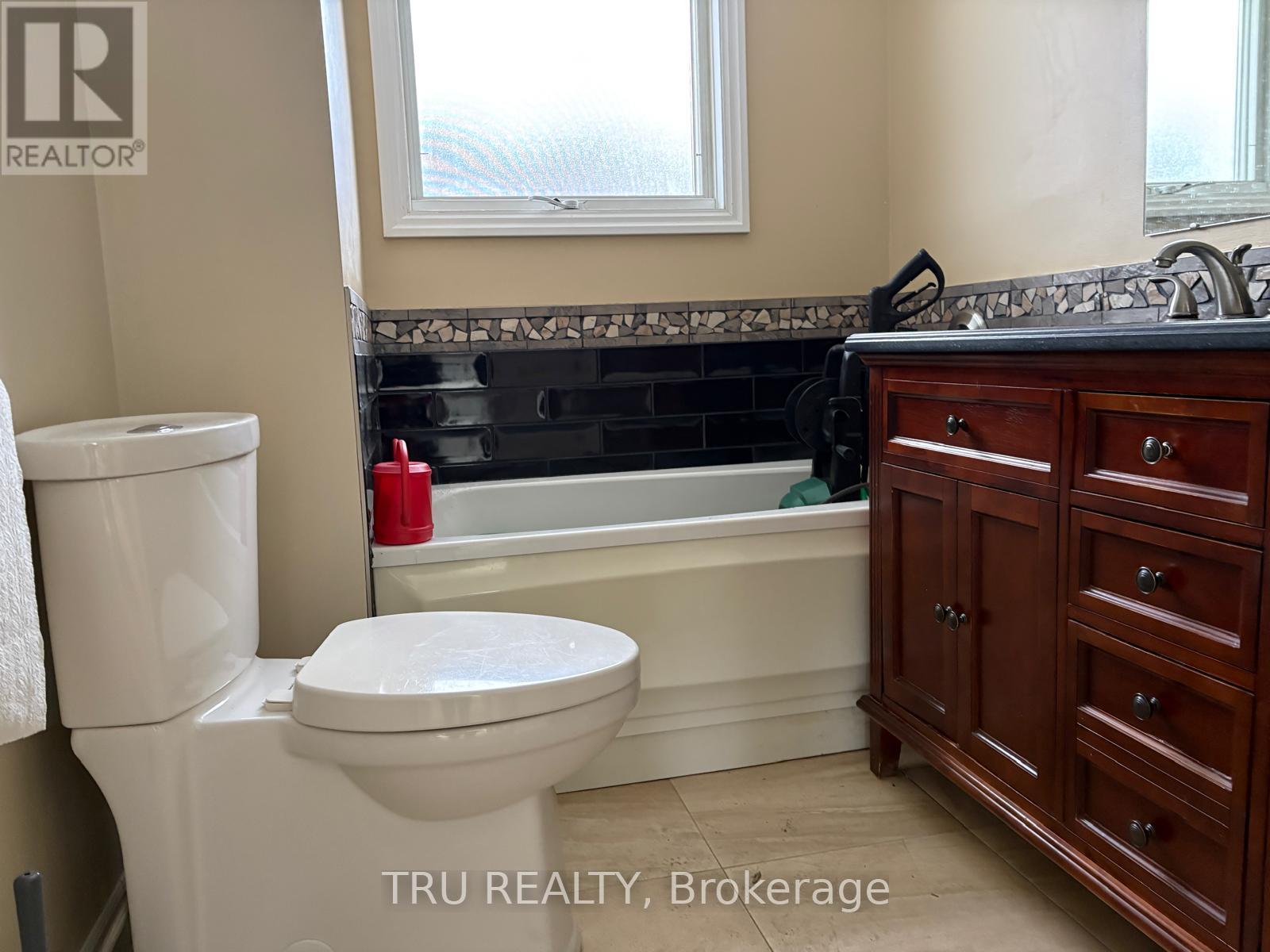 2029 Carp Road, Ottawa, Ontario  K0A 1L0 - Photo 14 - X12608024