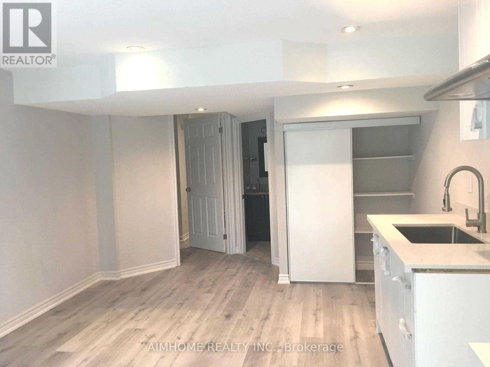 LOWER - 71 DEWPOINT ROAD, Vaughan, Ontario