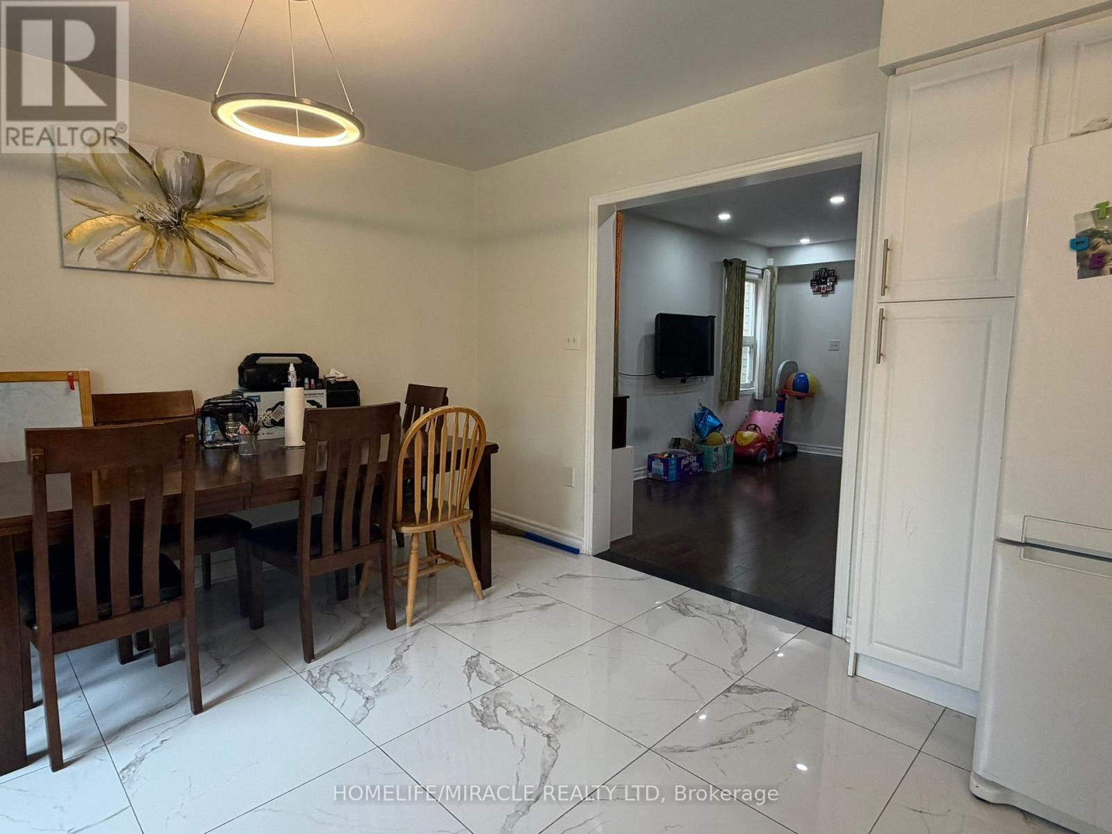 3252 Equestrian Crescent, Mississauga, Ontario  L5M 6S9 - Photo 18 - W12608012