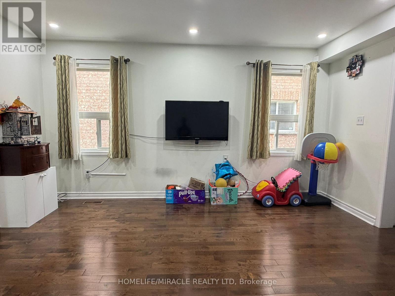 3252 Equestrian Crescent, Mississauga, Ontario  L5M 6S9 - Photo 8 - W12608012