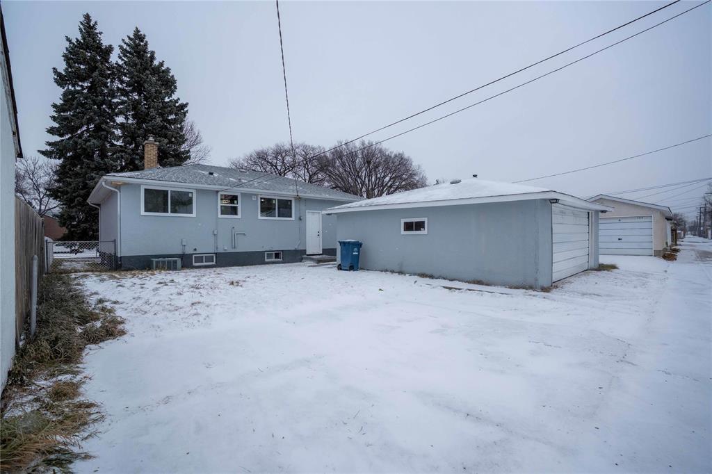 1322 Burrows Avenue, Winnipeg, Manitoba  R2X 0S4 - Photo 3 - 202529352