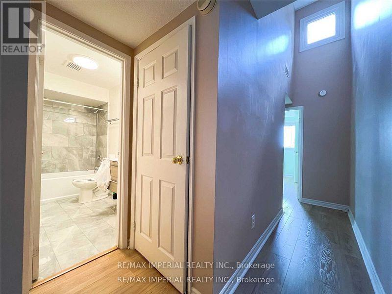 641a The Queensway, Toronto, Ontario  M8Y 1K6 - Photo 15 - W12608034