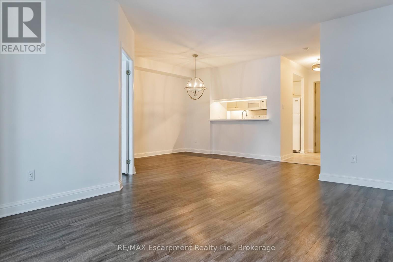 405 - 430 Pearl Street, Burlington, Ontario  L7R 4J8 - Photo 9 - W12560186