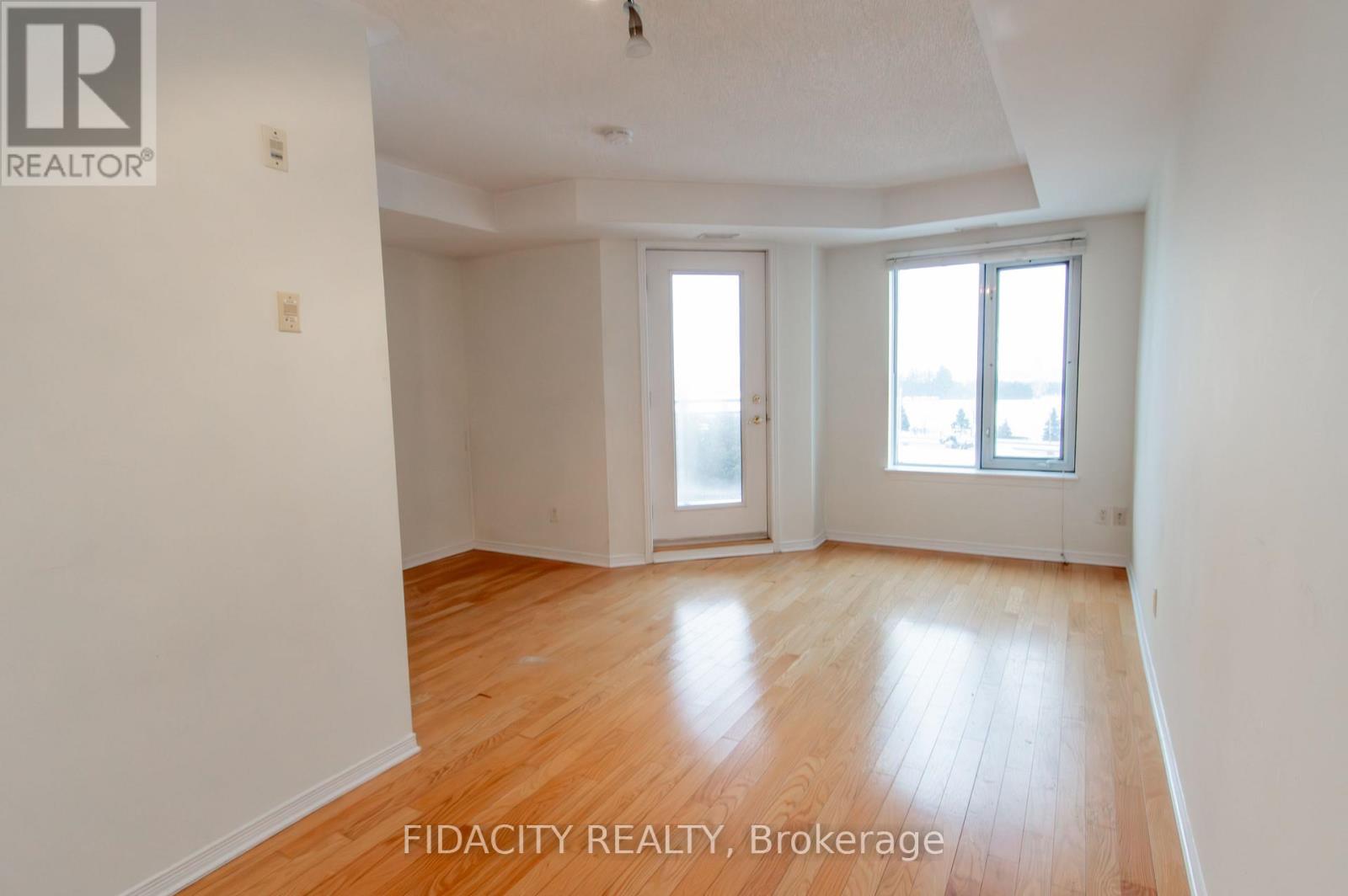 5c - 310 Central Park Drive, Ottawa, Ontario K2C 4G4 - Photo 4 - X12608038