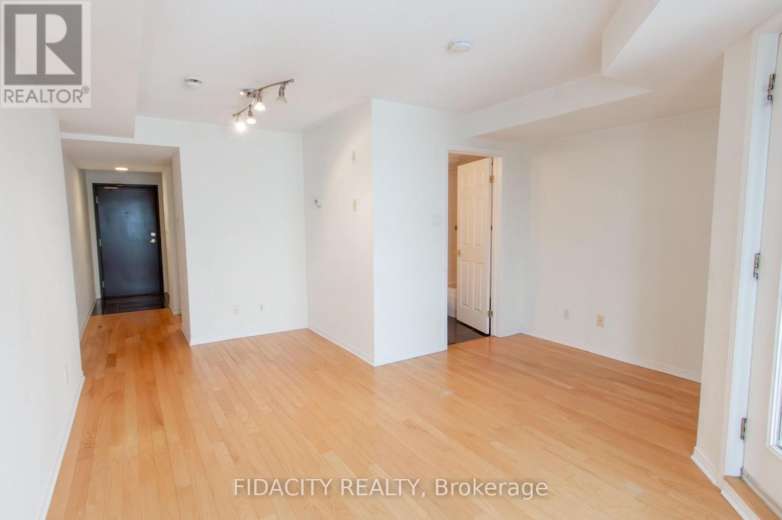 5c - 310 Central Park Drive, Ottawa, Ontario K2C 4G4 - Photo 5 - X12608038