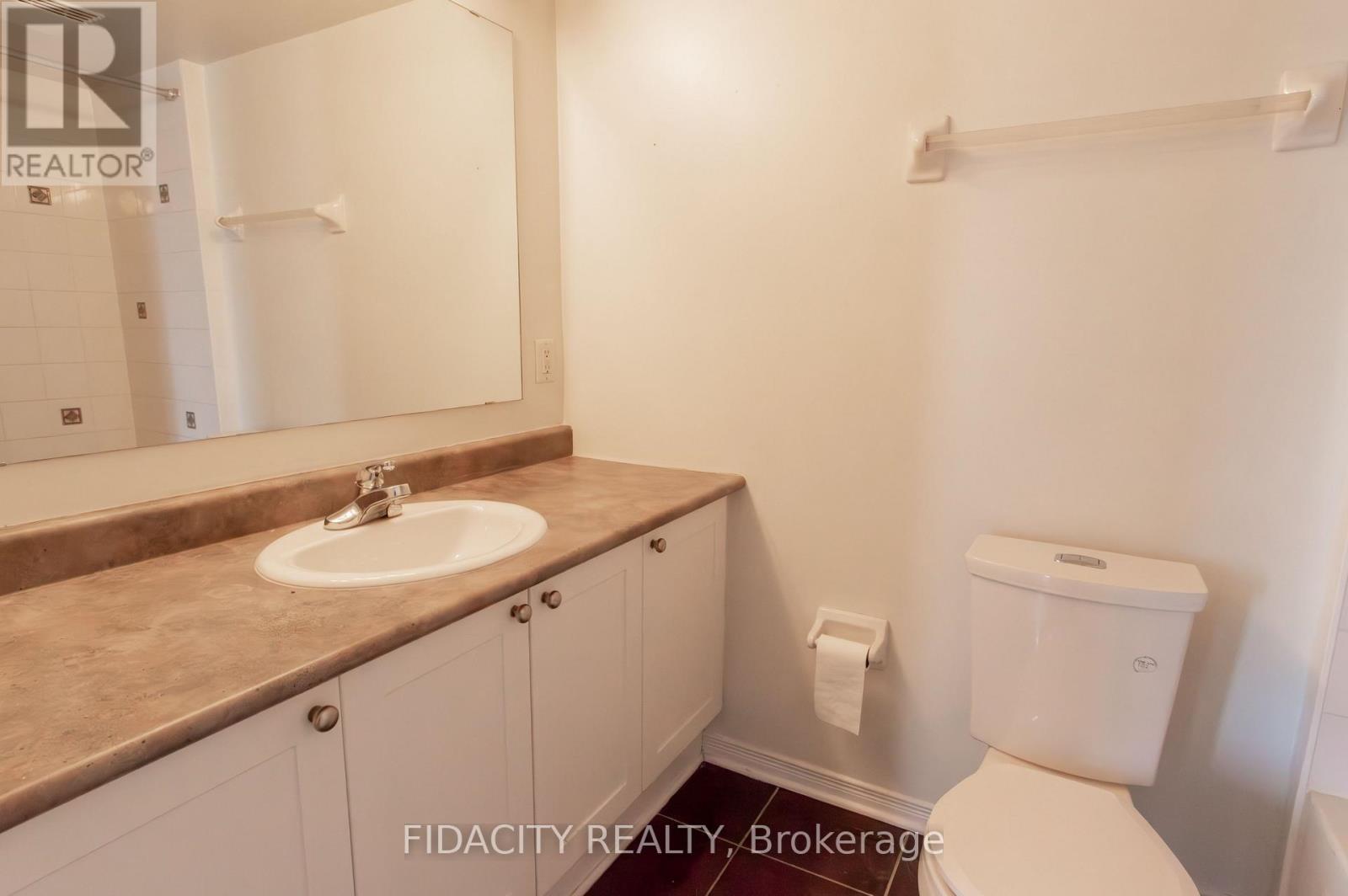 5c - 310 Central Park Drive, Ottawa, Ontario K2C 4G4 - Photo 6 - X12608038