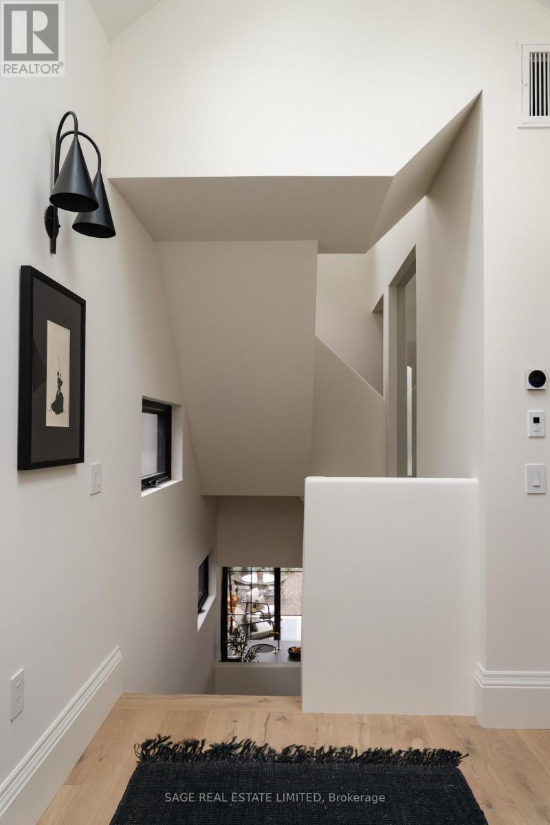 239 Borden Street, Toronto, Ontario M5S 2N5 - Photo 21 - C12429029