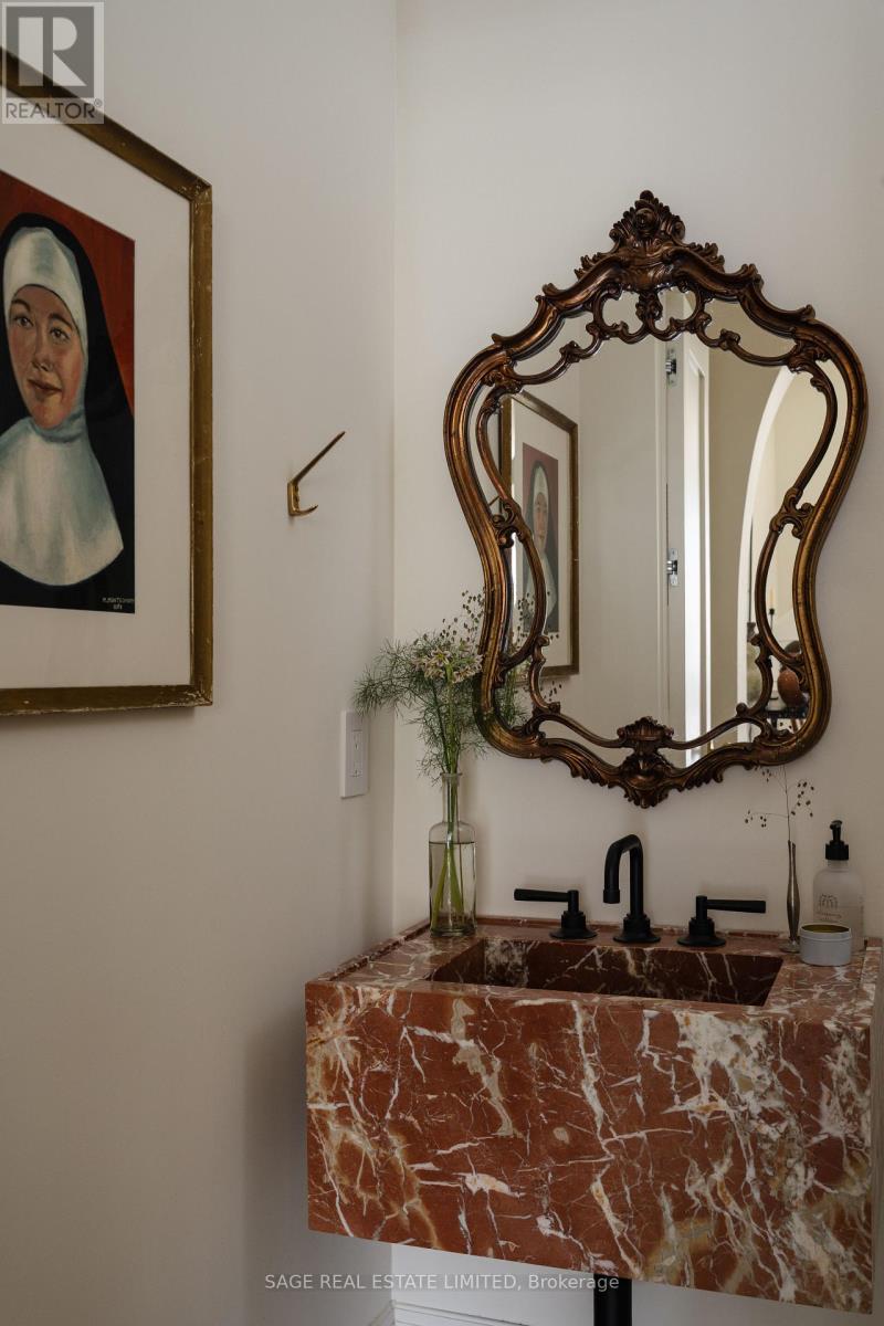 239 Borden Street, Toronto, Ontario M5S 2N5 - Photo 12 - C12429029