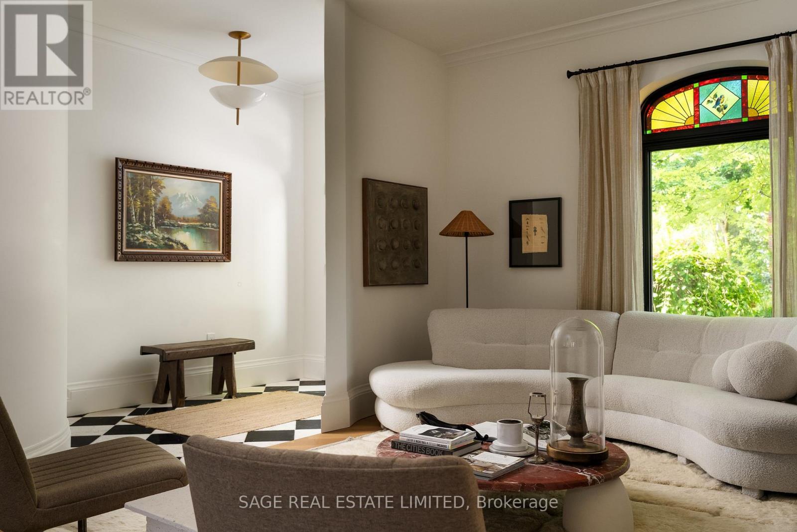 239 Borden Street, Toronto, Ontario M5S 2N5 - Photo 2 - C12429029