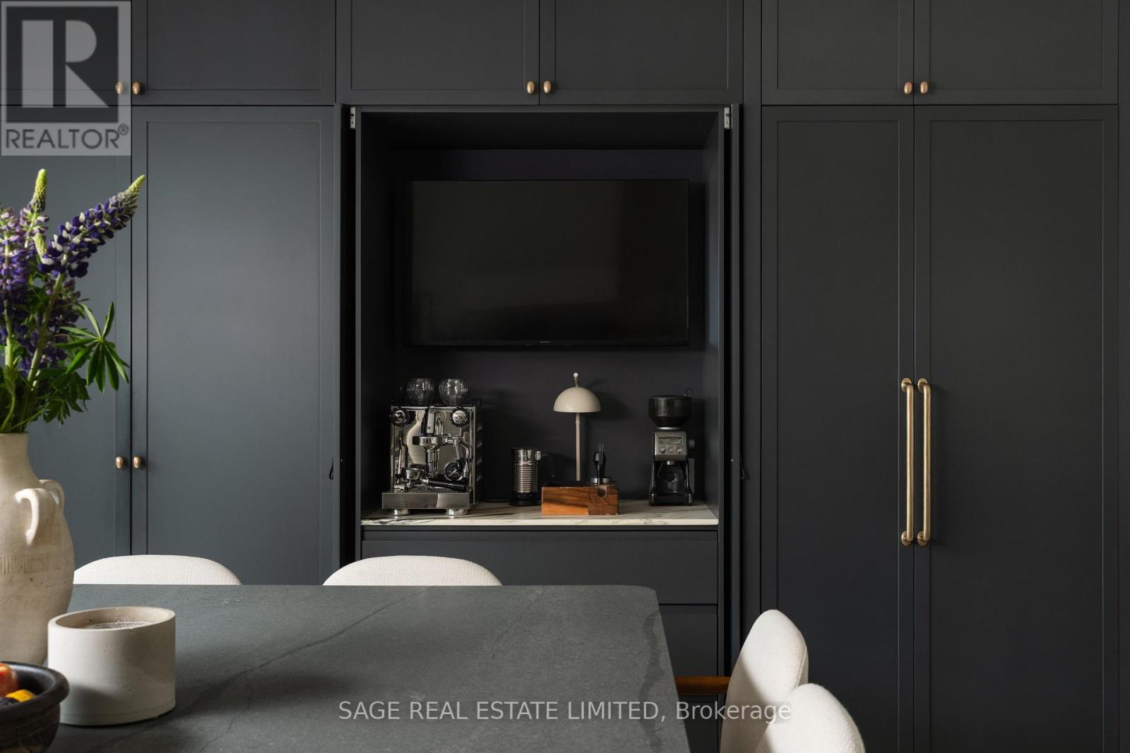 239 Borden Street, Toronto, Ontario M5S 2N5 - Photo 15 - C12429029