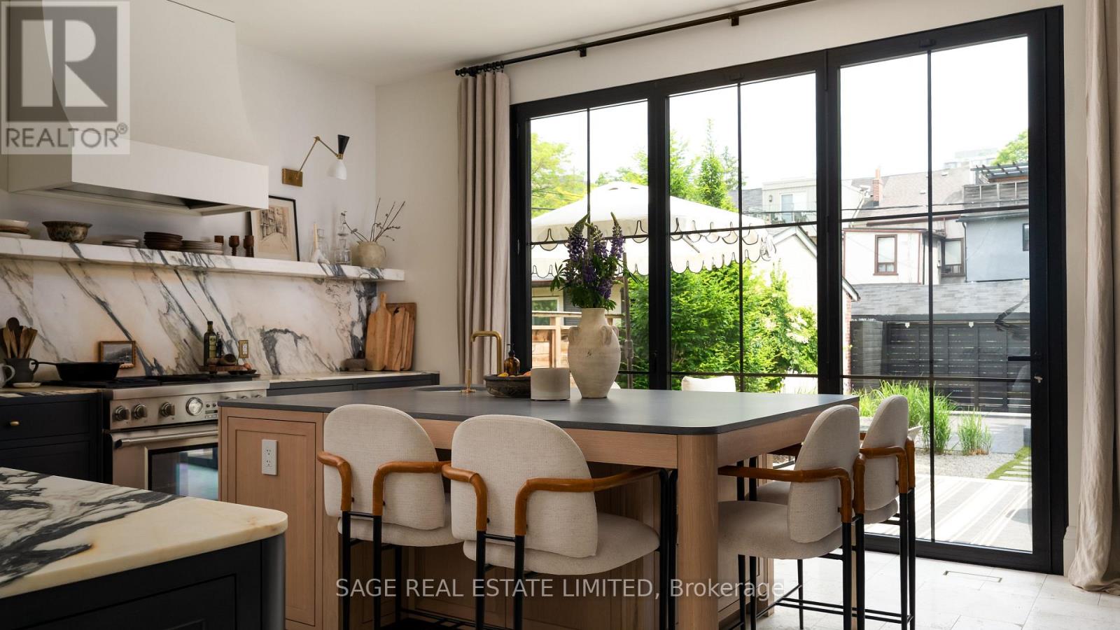 239 Borden Street, Toronto, Ontario M5S 2N5 - Photo 13 - C12429029