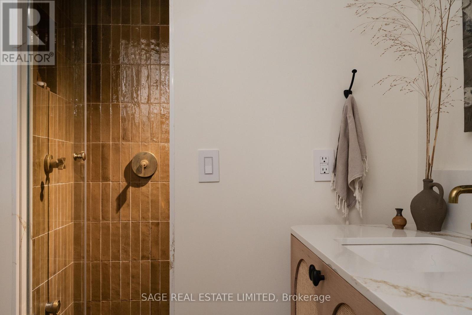 239 Borden Street, Toronto, Ontario M5S 2N5 - Photo 22 - C12429029