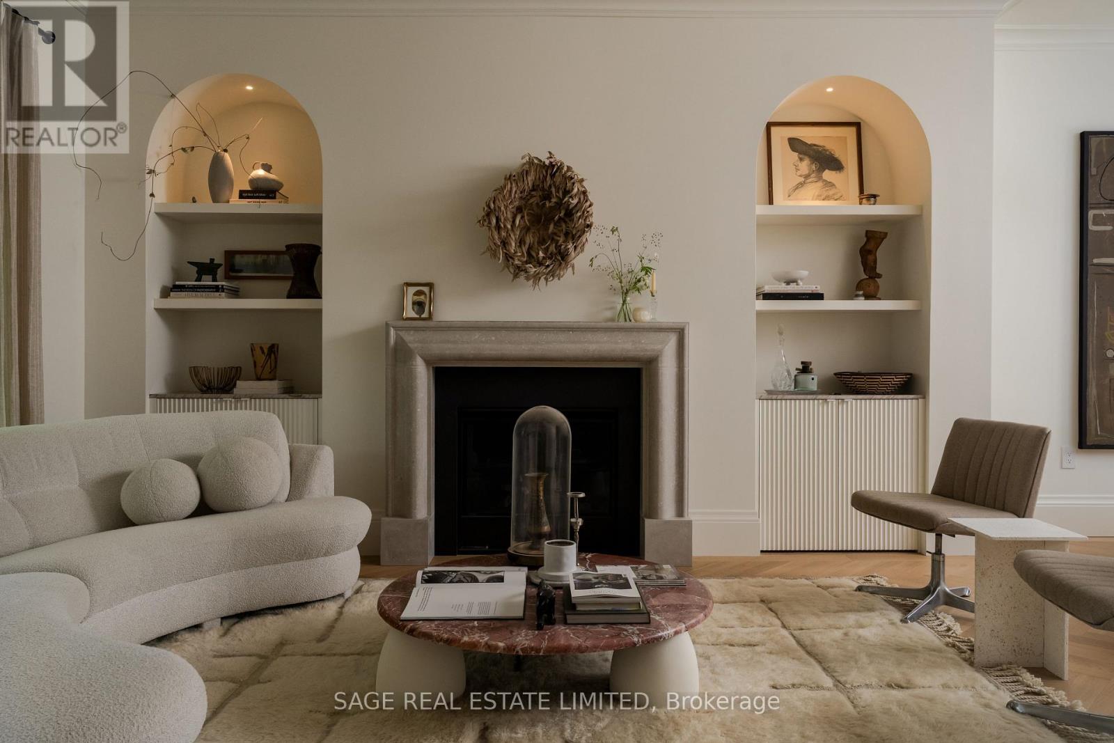 239 Borden Street, Toronto, Ontario M5S 2N5 - Photo 4 - C12429029