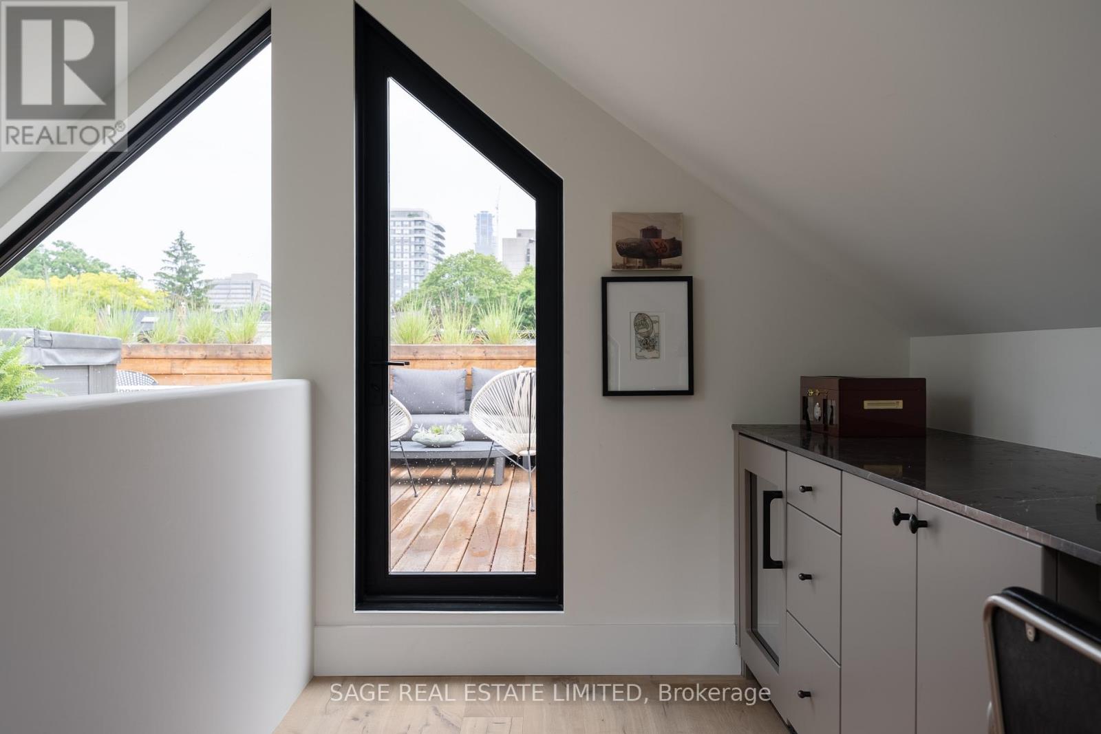 239 Borden Street, Toronto, Ontario M5S 2N5 - Photo 35 - C12429029