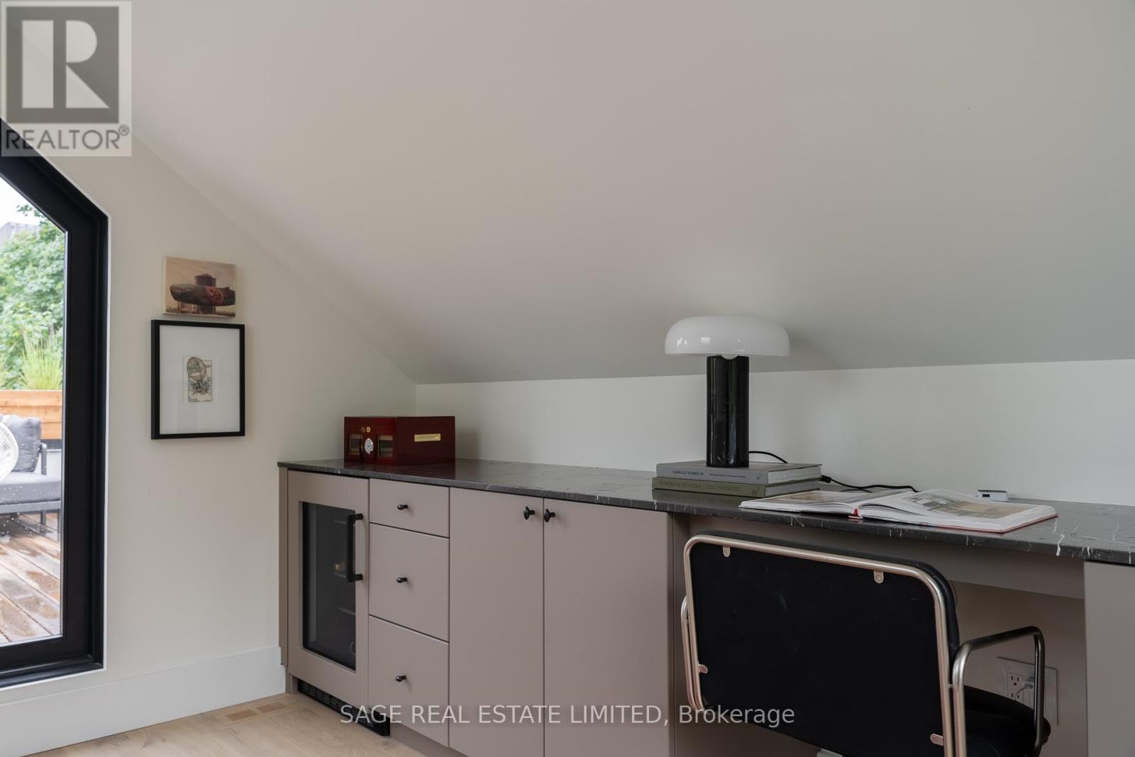 239 Borden Street, Toronto, Ontario M5S 2N5 - Photo 34 - C12429029