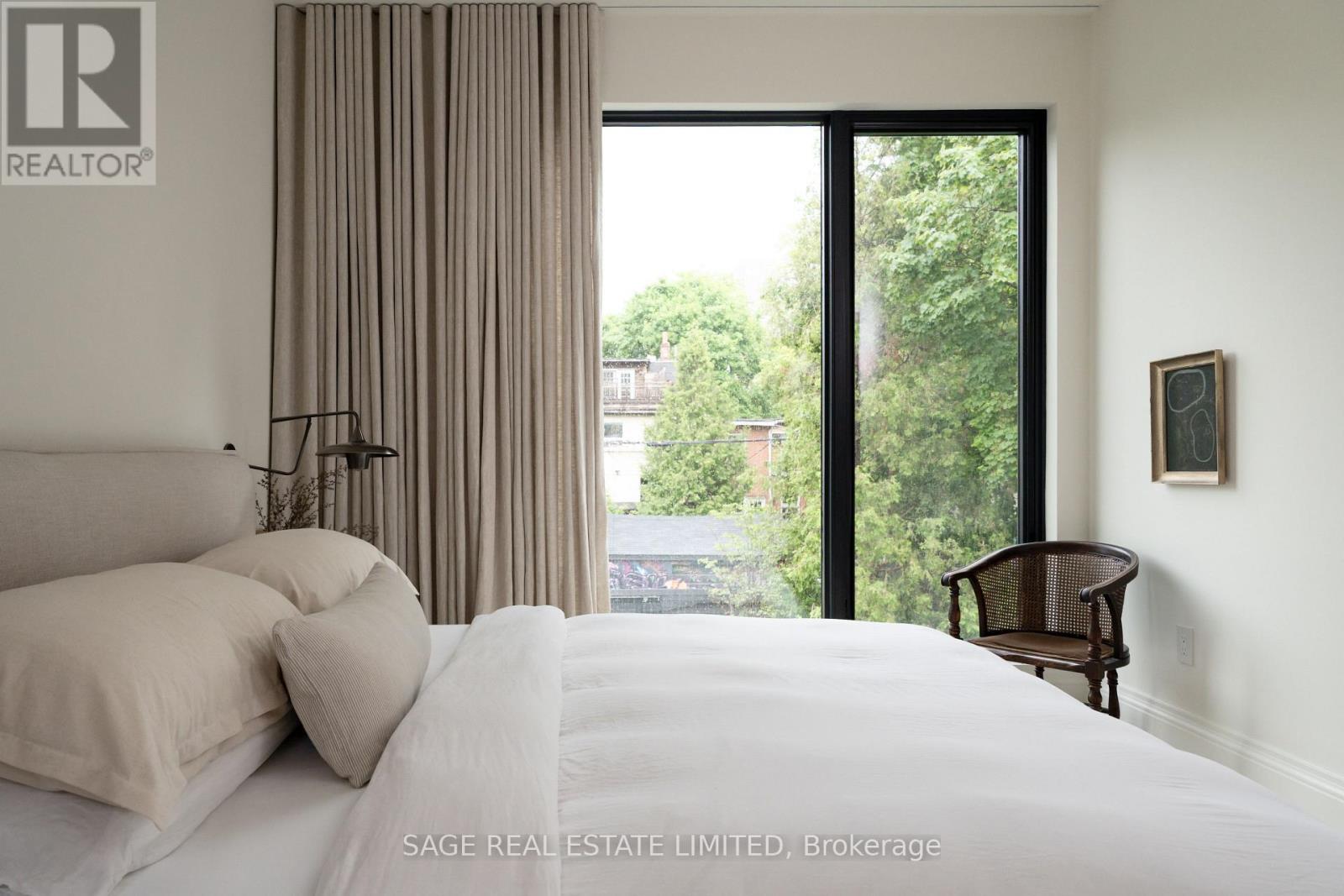 239 Borden Street, Toronto, Ontario M5S 2N5 - Photo 31 - C12429029