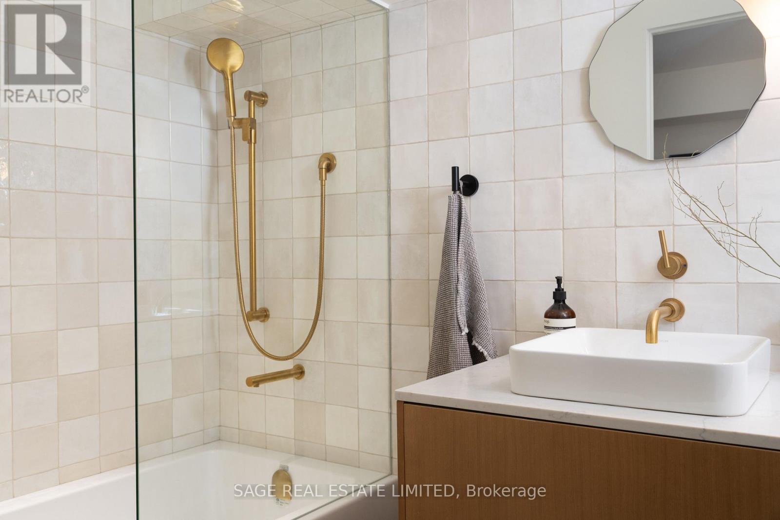 239 Borden Street, Toronto, Ontario M5S 2N5 - Photo 46 - C12429029