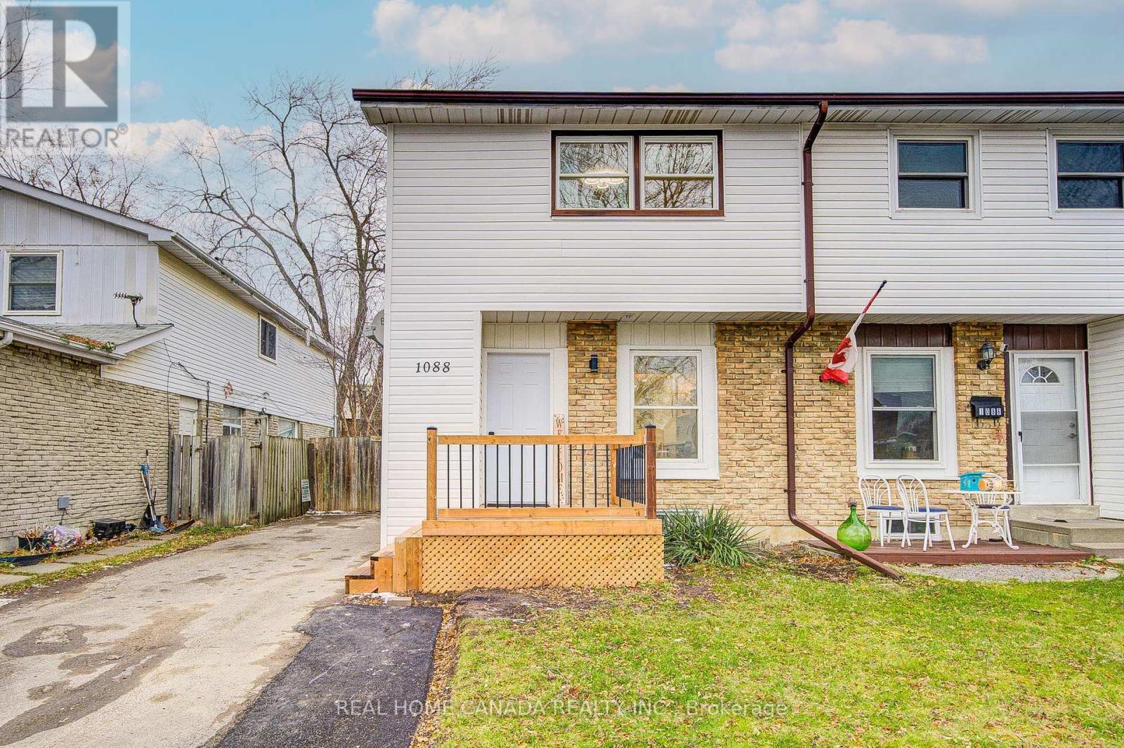 1088 Venus Crescent, Oshawa, Ontario  L1J 6E4 - Photo 2 - E12600224