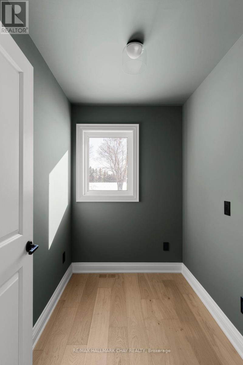 930 Marshall Road, Tiny, Ontario  L0K 2E1 - Photo 17 - S12581404