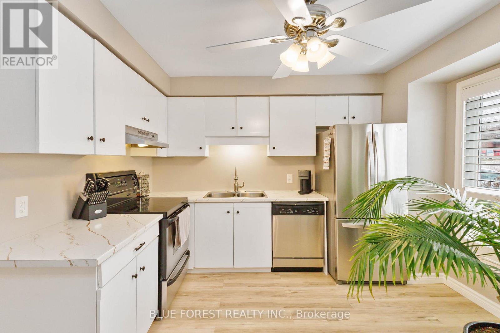 6 - 35 Waterman Avenue, London South, Ontario N6C 5T2 - Photo 1 - X12608080