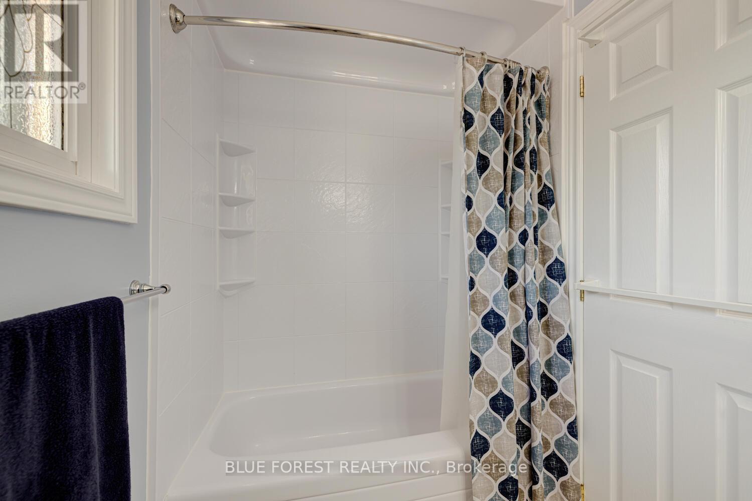 6 - 35 Waterman Avenue, London South, Ontario N6C 5T2 - Photo 27 - X12608080