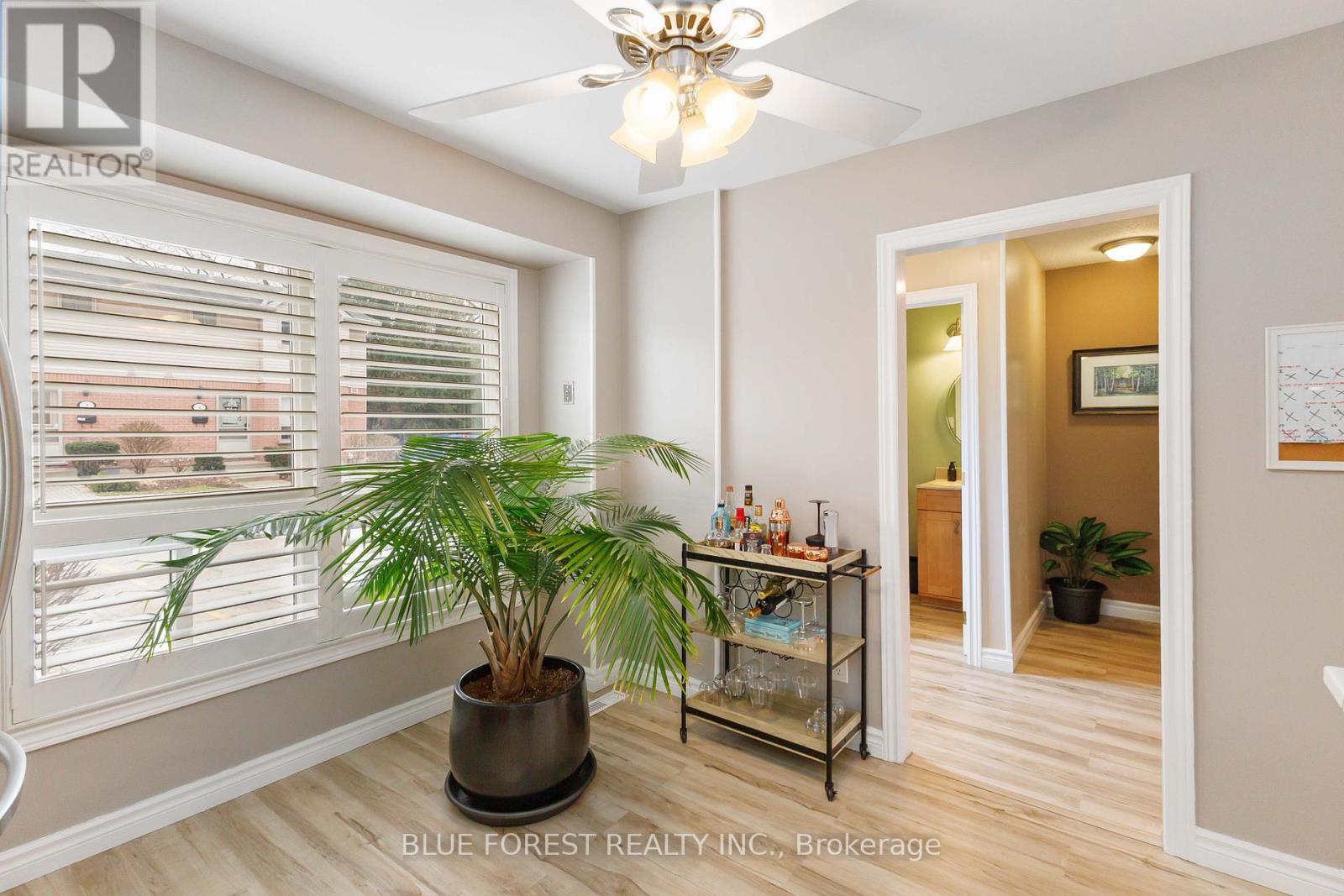 6 - 35 Waterman Avenue, London South, Ontario N6C 5T2 - Photo 4 - X12608080