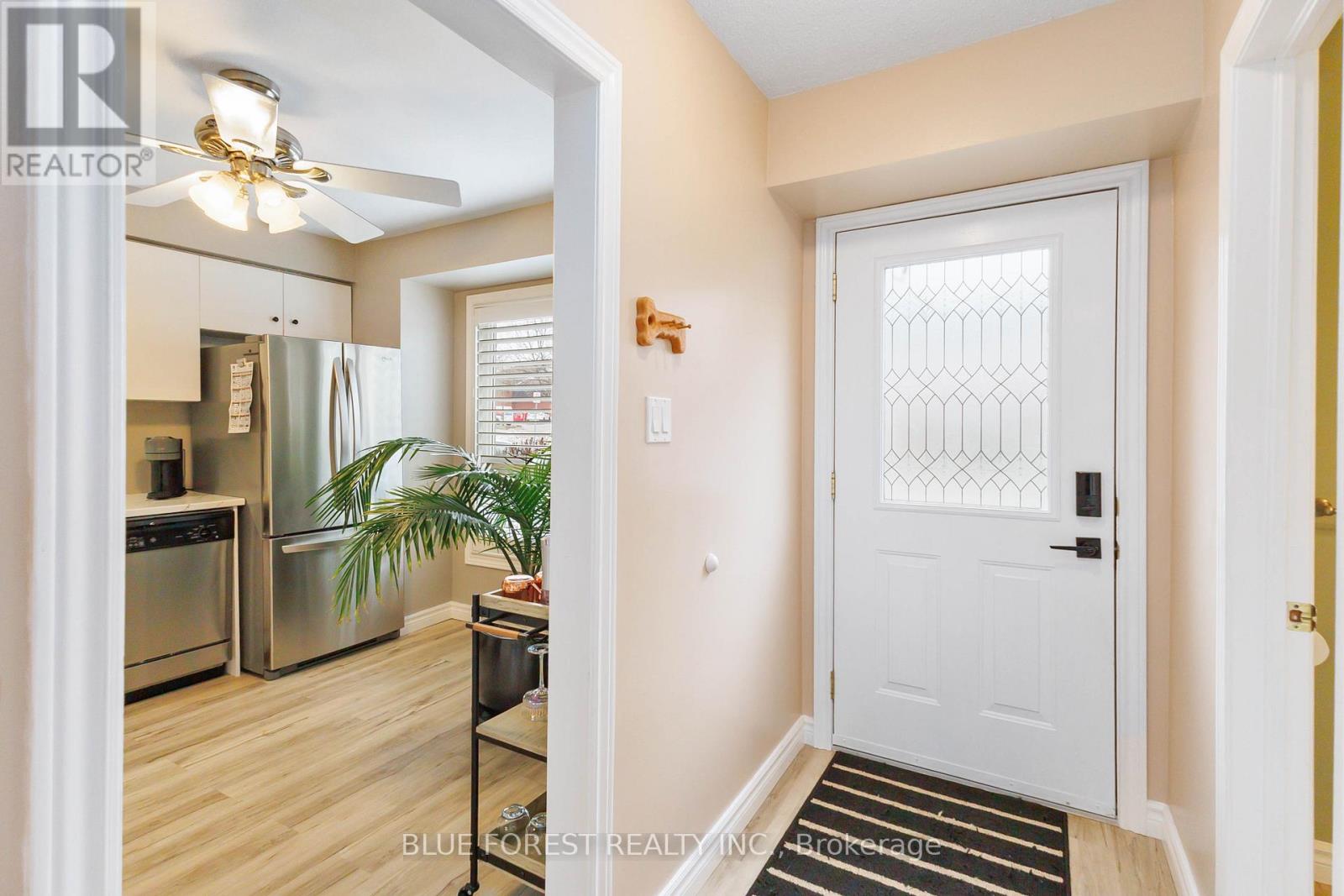 6 - 35 Waterman Avenue, London South, Ontario N6C 5T2 - Photo 7 - X12608080