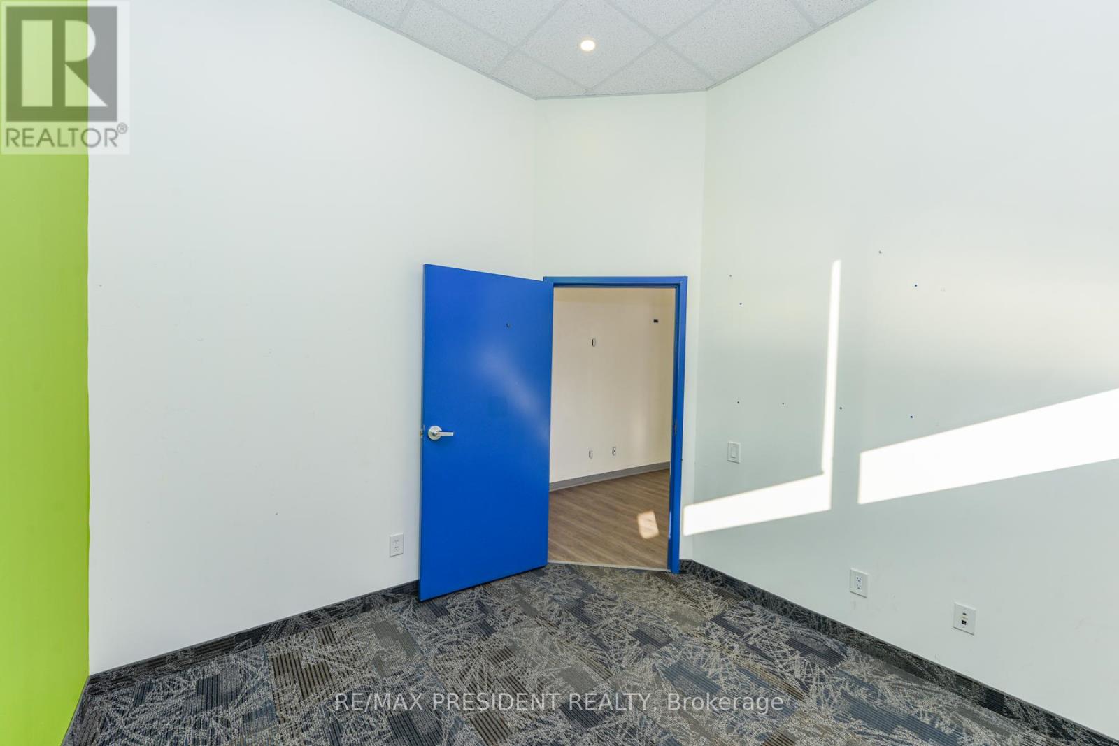 26 Holtby Avenue, Brampton, Ontario  L6X 2M1 - Photo 8 - W12362575