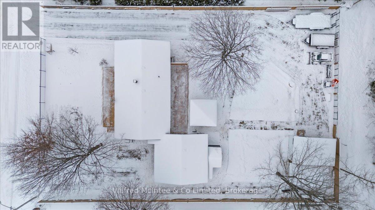 38 Allister Place, South Bruce Peninsula, Ontario N0H 2G0 - Photo 5 - X12608086