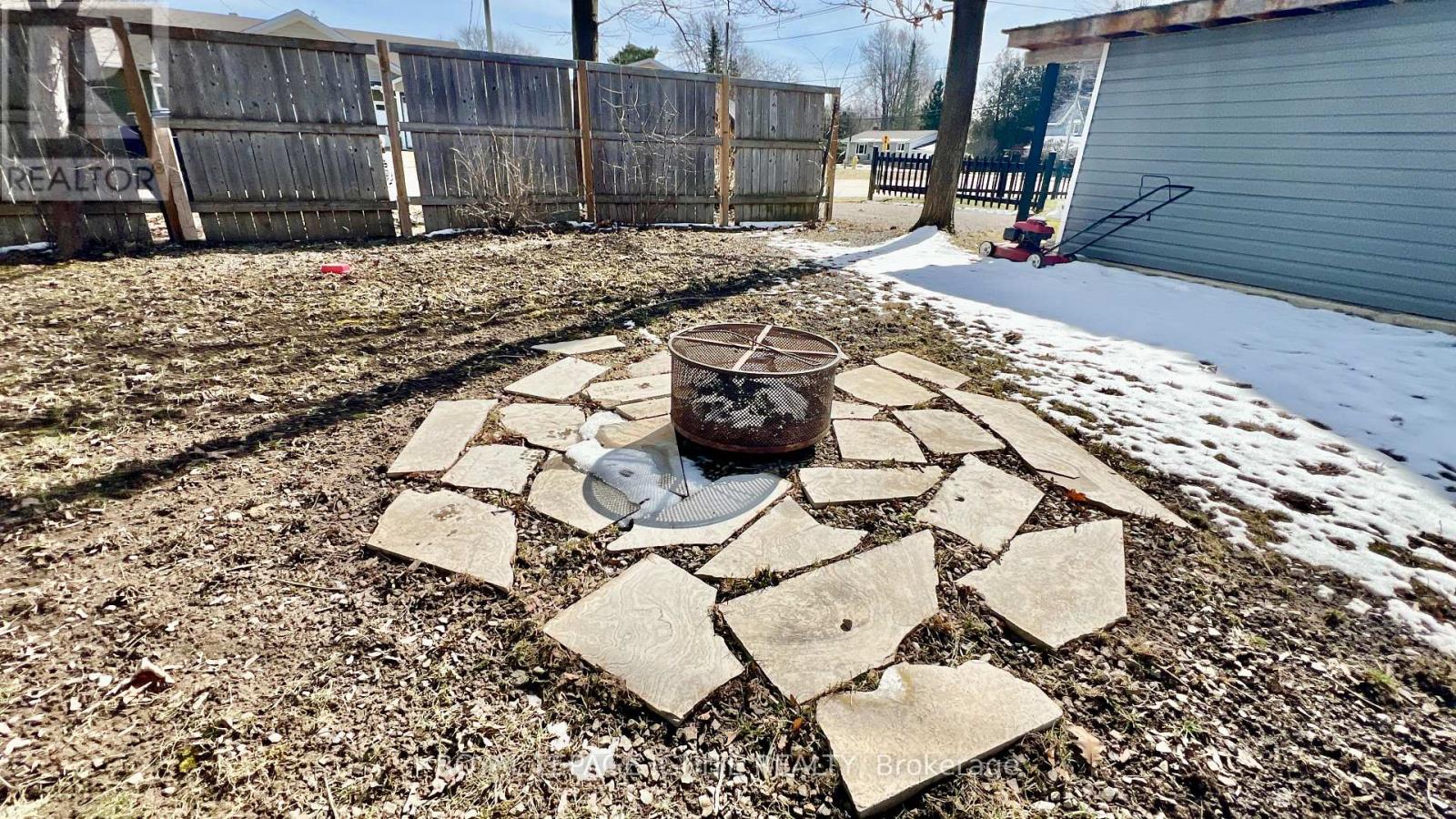 514 Frank Street, South Bruce Peninsula, Ontario  N0H 2T0 - Photo 32 - X12608074