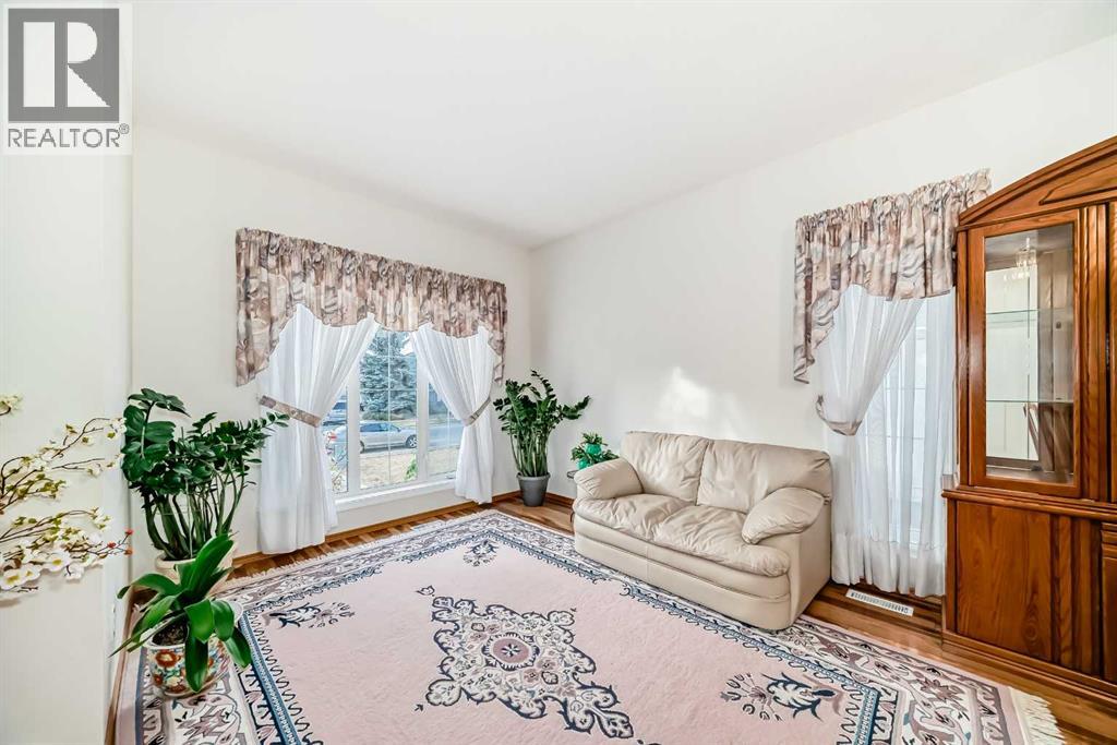 120 Cove Road, Chestermere, Alberta  T1X 1E4 - Photo 5 - A2268328