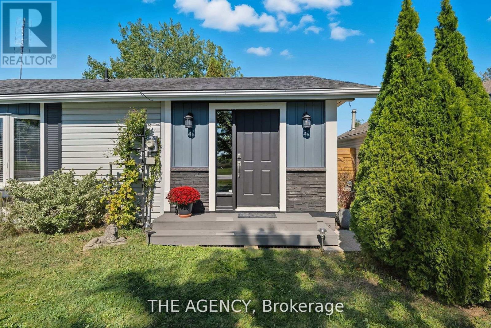 6359 Lyons Creek Road, Niagara Falls, Ontario  L2G 0L9 - Photo 5 - X12467753