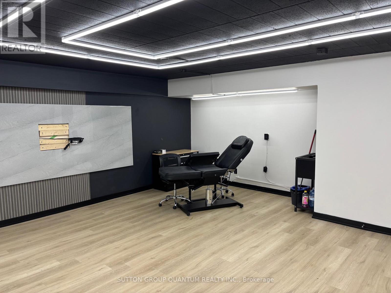 2 - 323 Church Street, Oakville (Oo Old Oakville), Ontario  L6J 1P2 - Photo 8 - W12604832