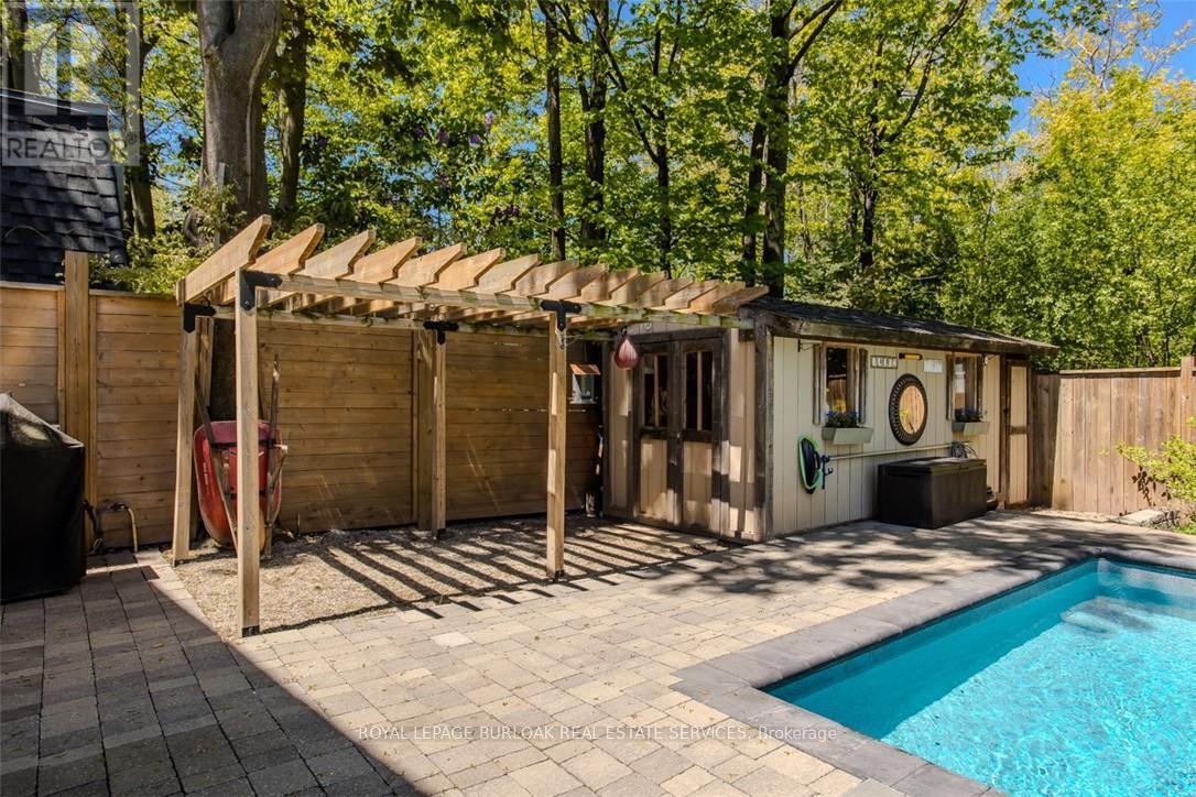 5253 Bromley Road, Burlington, Ontario  L7L 3G1 - Photo 11 - W12409736