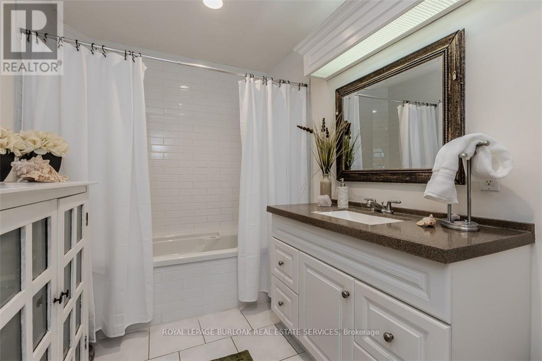 5253 Bromley Road, Burlington, Ontario  L7L 3G1 - Photo 39 - W12409736