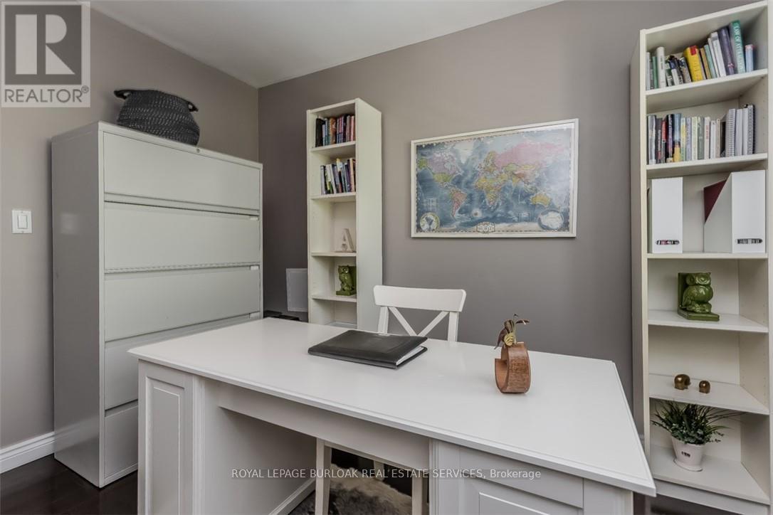 5253 Bromley Road, Burlington, Ontario  L7L 3G1 - Photo 41 - W12409736