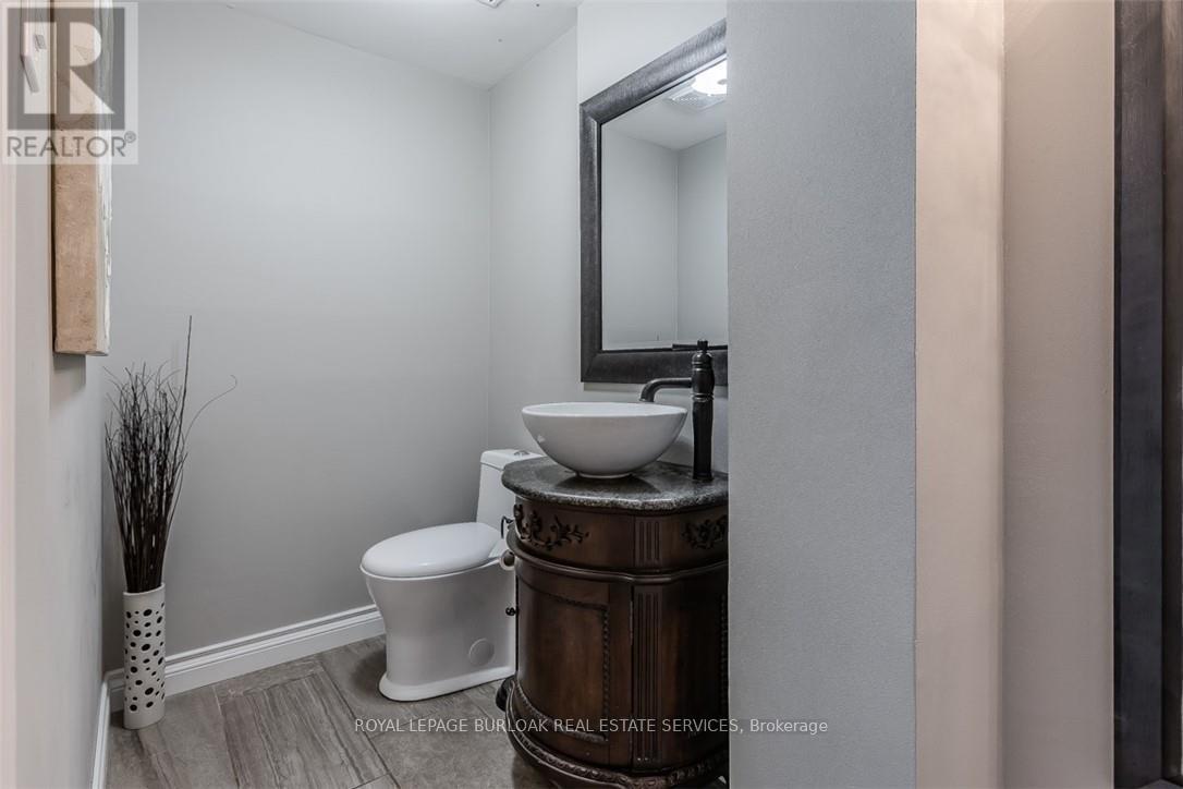 5253 Bromley Road, Burlington, Ontario  L7L 3G1 - Photo 45 - W12409736