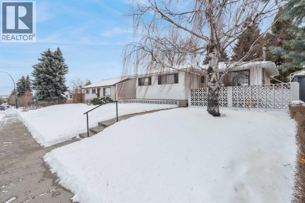 427 Tache Avenue Nw, Calgary, Alberta  T2K 3R6 - Photo 34 - A2273238