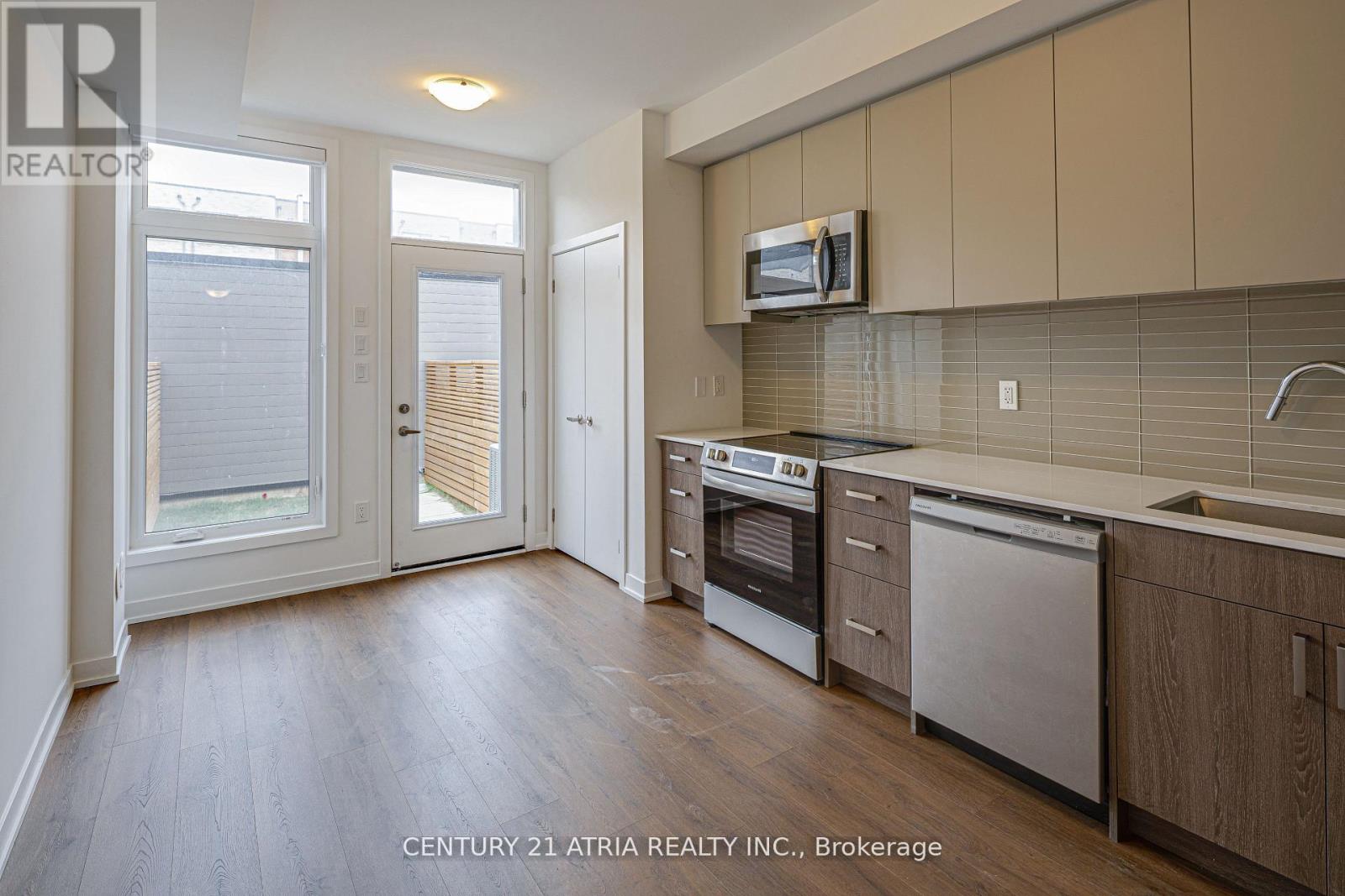 28 Turtle Island Road, Toronto, Ontario M6A 2M5 - Photo 10 - C12608124