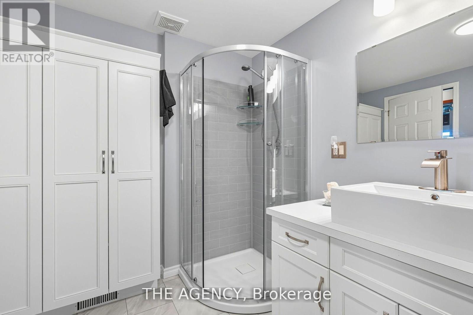 6359 Lyons Creek Road, Niagara Falls, Ontario  L2G 0L9 - Photo 31 - X12467753