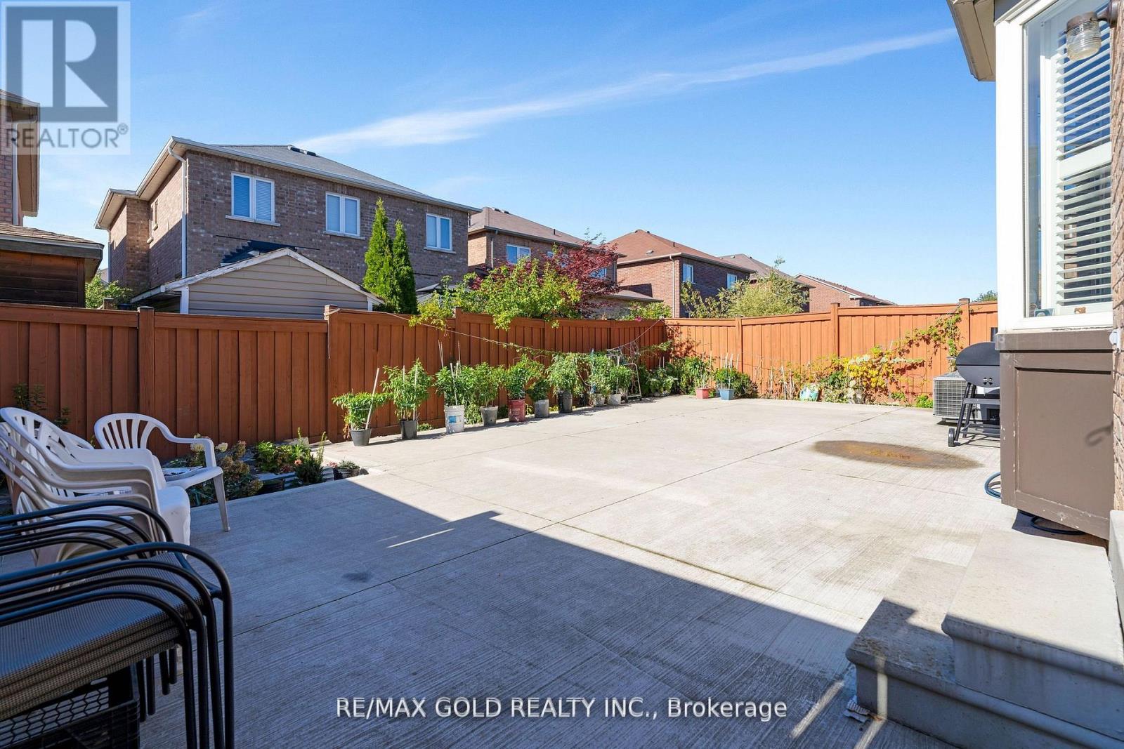 82 Amaranth Crescent, Brampton, Ontario L7A 0L4 - Photo 33 - W12608112