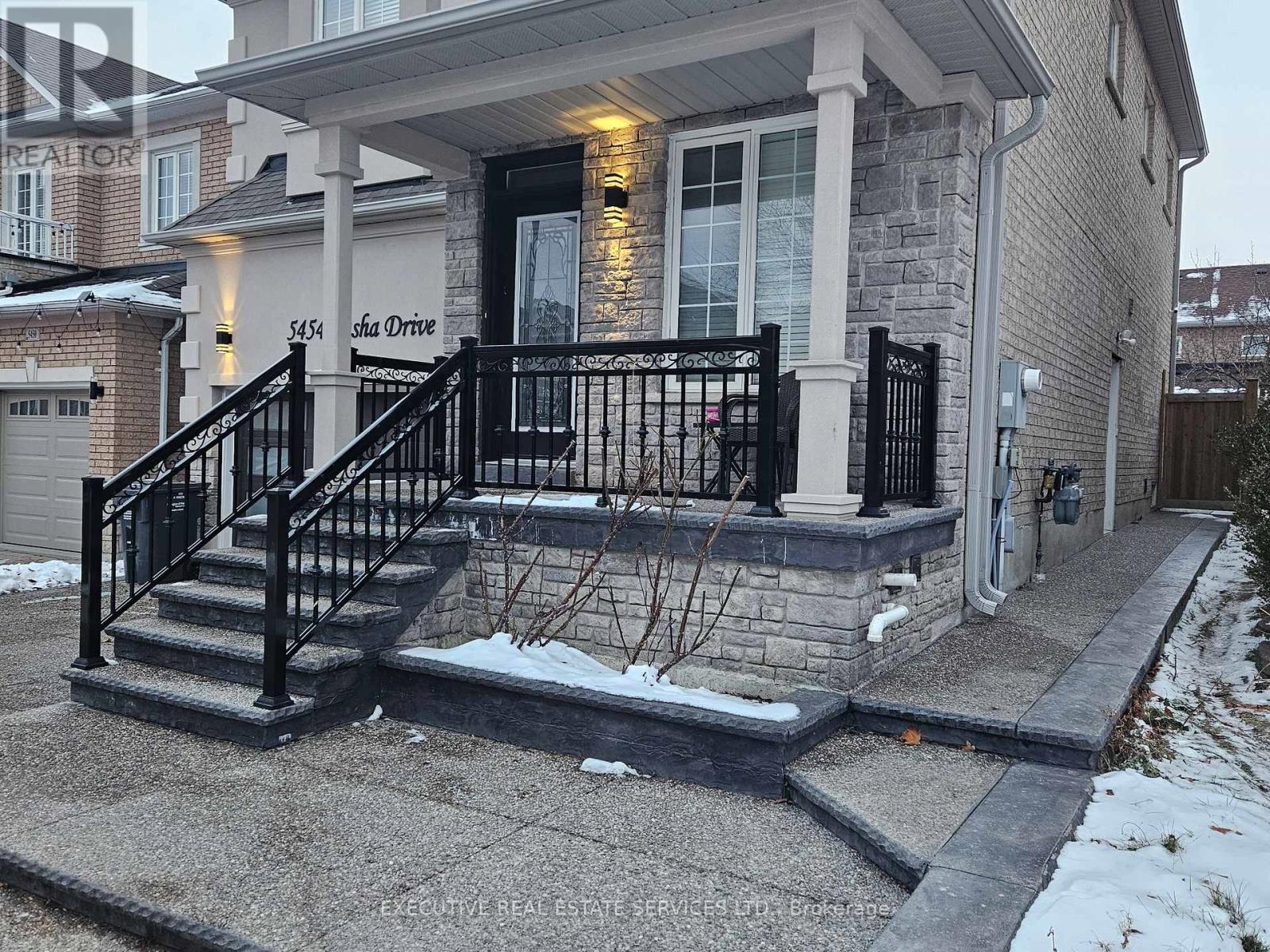 (Basement) - 5454 Tasha Drive, Mississauga, Ontario  L5M 6N5 - Photo 3 - W12608142